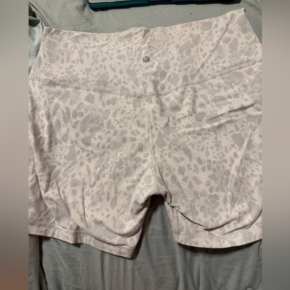 lululemon athletica Women's Patterned Cream Shorts